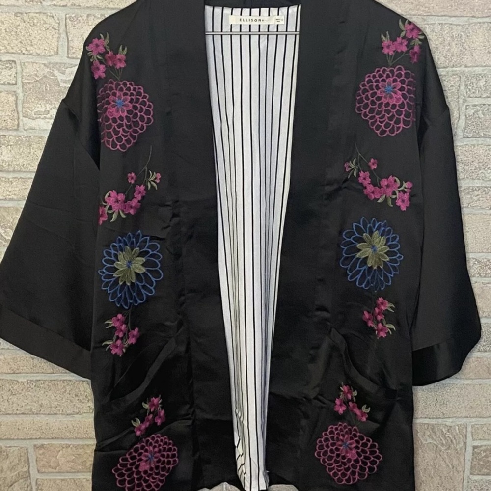 Ellison Jacket Black Floral ￼Embroidered Black Pink Kimono Sz S Floral